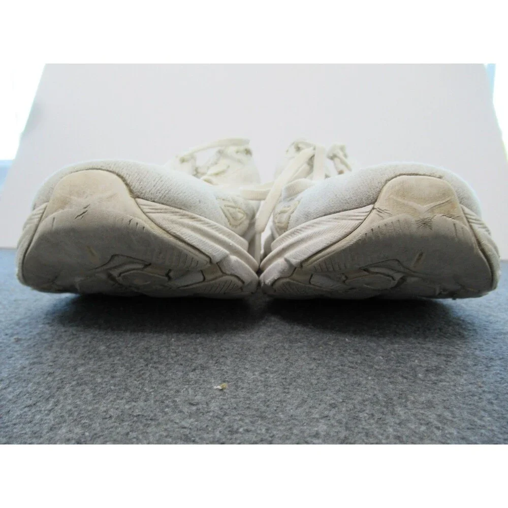 Hoka One One please see
